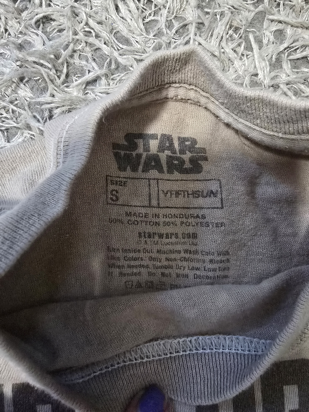 Star Wars Grogu Baby Yoda Cropped Graphic Tee Small Mandalorian Y2K Aesthetic - Picture 2 of 2